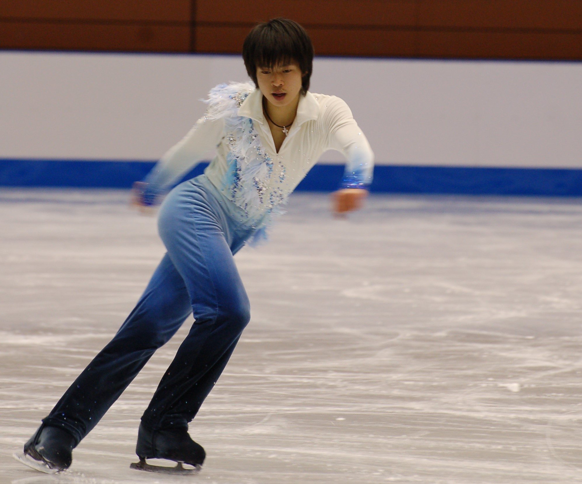 坂上武司 07年11月の全日本ジュニア 仙台 町田樹 さんは7位 ということで きょうは町田さんです 第一印象は 踊るのが上手な選手 髪形 可愛くないですか 苦しい時期もありましたが 取材を続けました 私は写真よりメモが多く 撮影は専門外