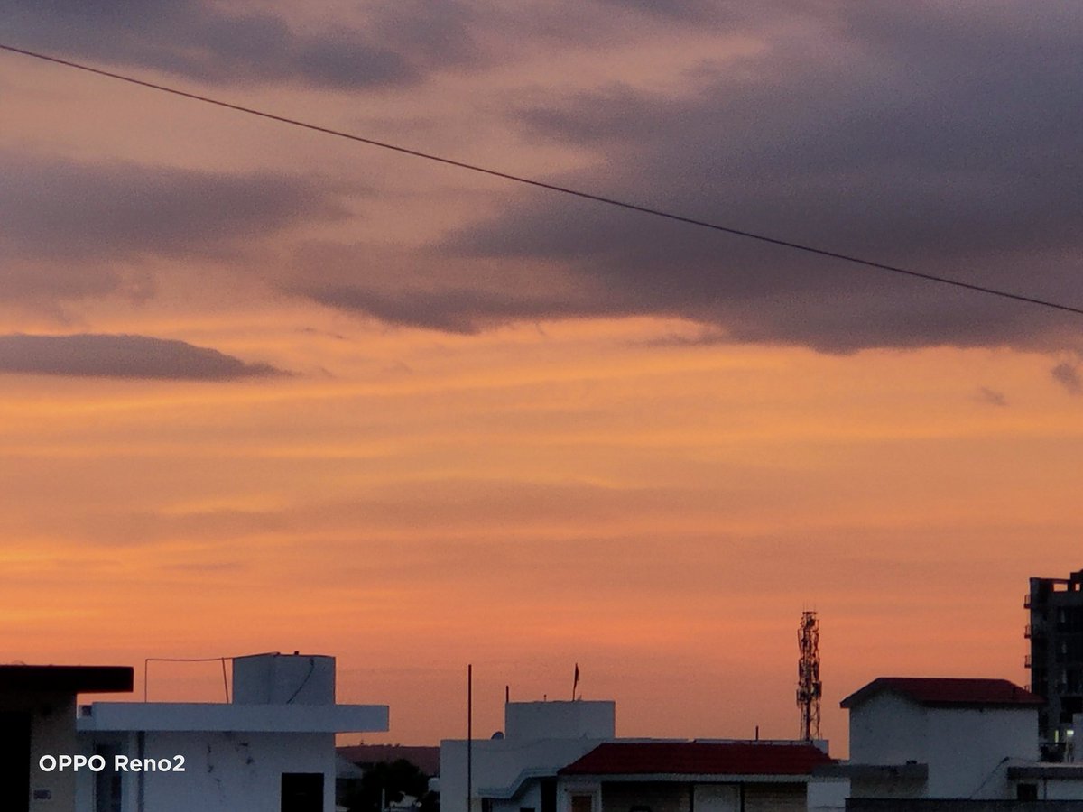 RuchikaJain89's tweet photo. @GodrejAndBoyce Here's nature beauty in monsoon where I caught sky covered with clouds βοΈ I various shapes and ORANGE SKY after RAINFALL
#WindowToNature #contestalert
#photothon2021 @GodrejAndBoyce https://t.co/5oWyDTuFfI