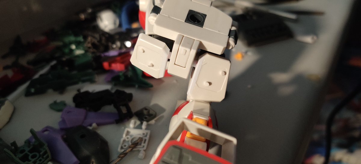 TsunKawaVM's tweet photo. Started a RX-78-5 Ver. TSUN KAWA (heavy modification and kit bashing) build about a month ago. Not a lot of progress during the first 3 weeks. #gunpla https://t.co/2weN2cwVpd