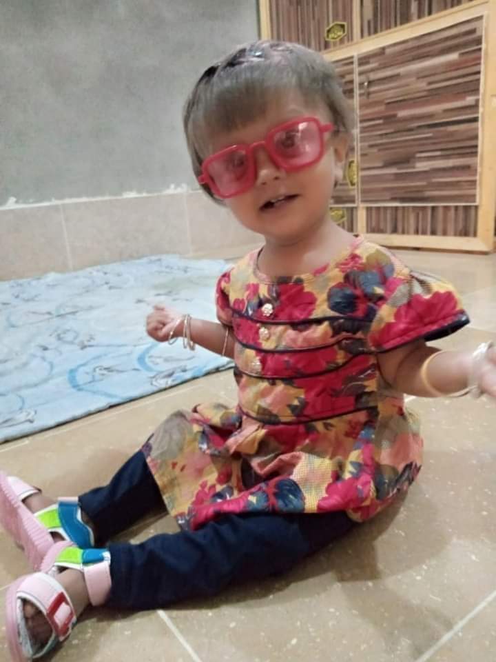 HSamejo's tweet photo. پتڪڙي عمر ۾ ئي تڪليفن ۽ اذيتن سان جهيڙيندي اسان جي ڀائيٽي رضا جي گڏڙي عائشه اڄ ھي جھان ڇڏي وئي. https://t.co/0JjLJTClZk