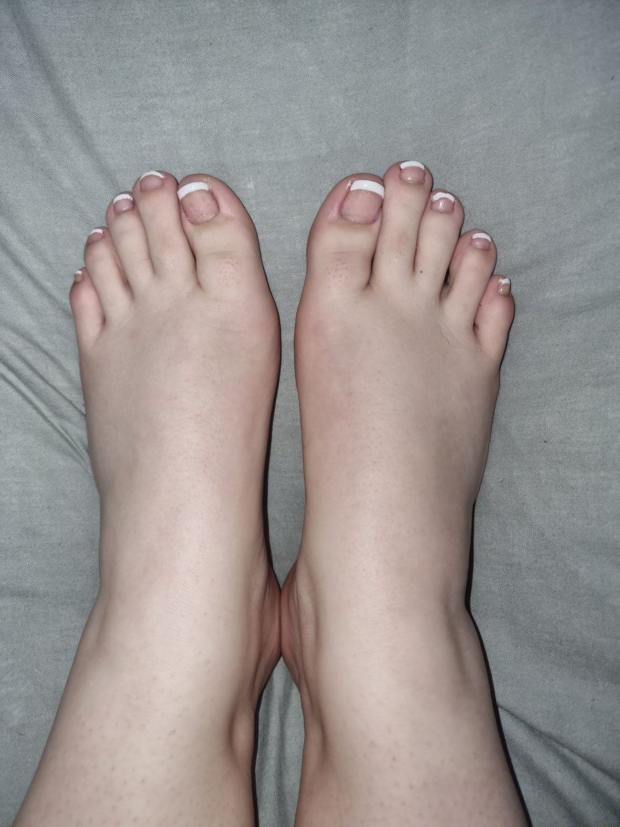 madamlexyfemdom's tweet photo. I love my French pedicure

#findom #femdom https://t.co/KoQpptVqix