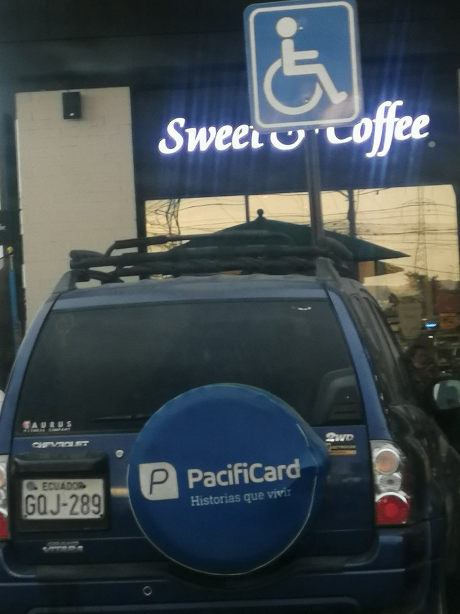 rab2585's tweet photo. Mal uso de parqueo exclusivo para personas con discapacidad en Supermecados Carvis @CTEcuador @MalParqueadoECU @DiegoArcos14 https://t.co/4mKH8kB21F