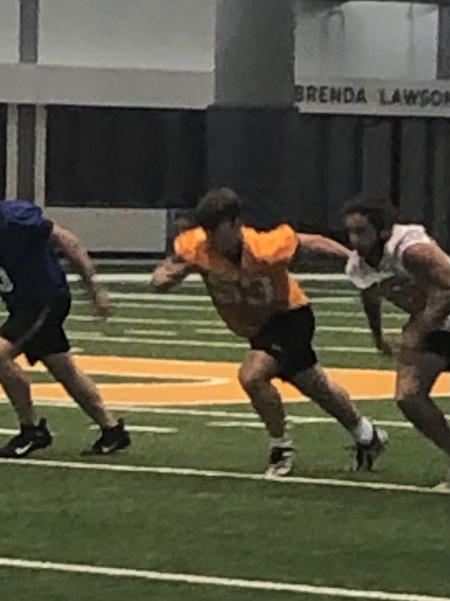 haydensmith3511's tweet photo. Great day to get some work in on Rocky Top!  Thanks to @CoachMack_Tenn @luc_brian @CoachCaprice for taking the time to push me and critique my game. Also always great to see @jt_carver! https://t.co/OBUEPkoNaY