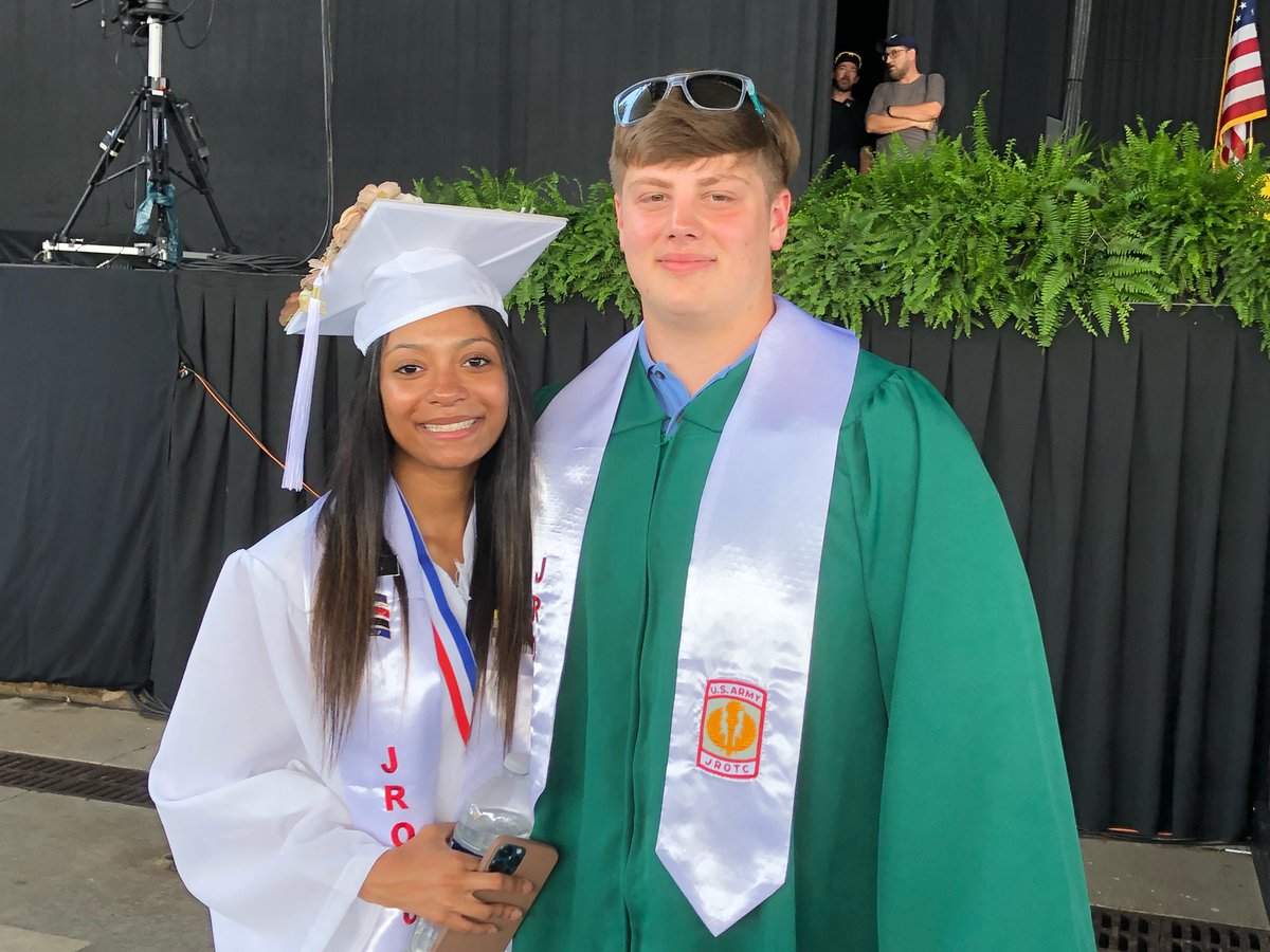 PWCSNews's tweet photo. Congratulations @WoodbridgeHS 2021 🎓 graduates. We are so proud of you! https://t.co/0hb4BfHKoV