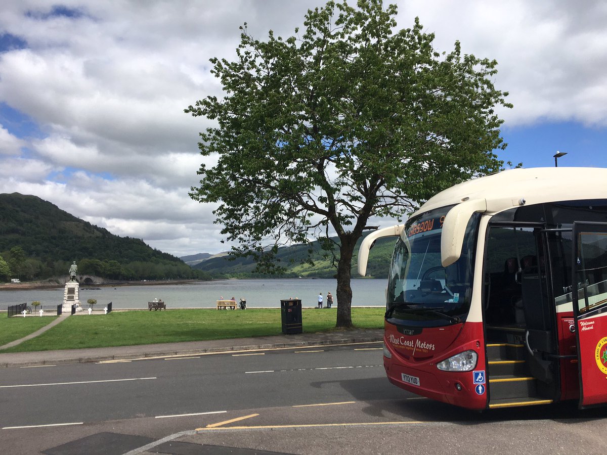 CarraigIslay's tweet photo. Our guests have been asking - Is there a better journey, bus stop, bridge, scene, monument, tree canopy or @MyFaveBench than #Inveraray 🤔 @VisitScotland  @ScotCitylink @ArgyllCruising @wildaboutargyll @Argyll_IslesApp @HighlandTrails @GallivantScot https://t.co/SPIgAWE763