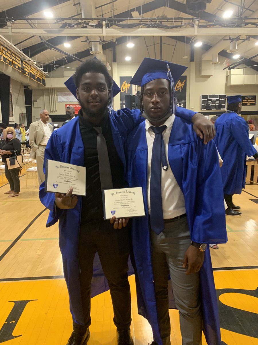 joebray02's tweet photo. ✌🏾St Frances . 🎓 https://t.co/5JZtdrNz1D