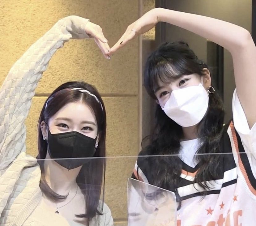 jayoonthinker's tweet photo. yoon and sumin>> everything else https://t.co/2RlhonWN8P