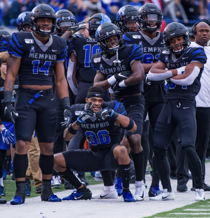 cjordan7_'s tweet photo. Extremely Blessed and honored to receive my first offer from The University of Memphis #hometown @LausanneFB @MemphisFB @CoachJordan83 @AnthonyJonesFB @CoachClark3 https://t.co/i8HHSmLoli