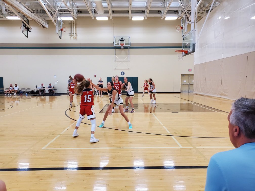 Heck of a weekend at Battle of the Hardwood! Congrats to our ECI Gold squad on a great first tourney finishing 2-1! Keep grindin💪🏼