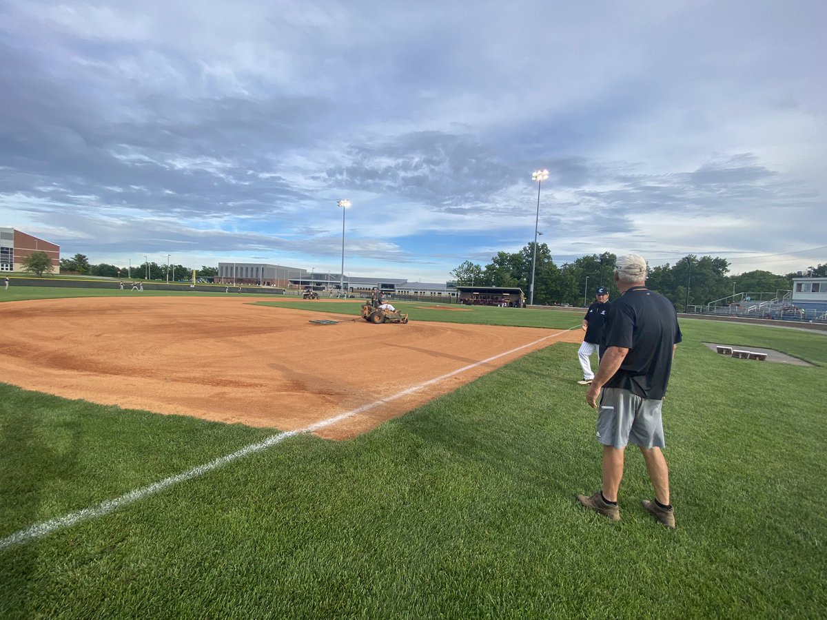 MLCHS_Athletics's tweet photo. Huge S/O to JR Wiley, Zach Wiley, Gary Williams and the rest of the Collins baseball staff… That might be the fastest our field has EVER been made ready for a game!

First pitch will be at 8:00 https://t.co/5XZFN3a9Tk