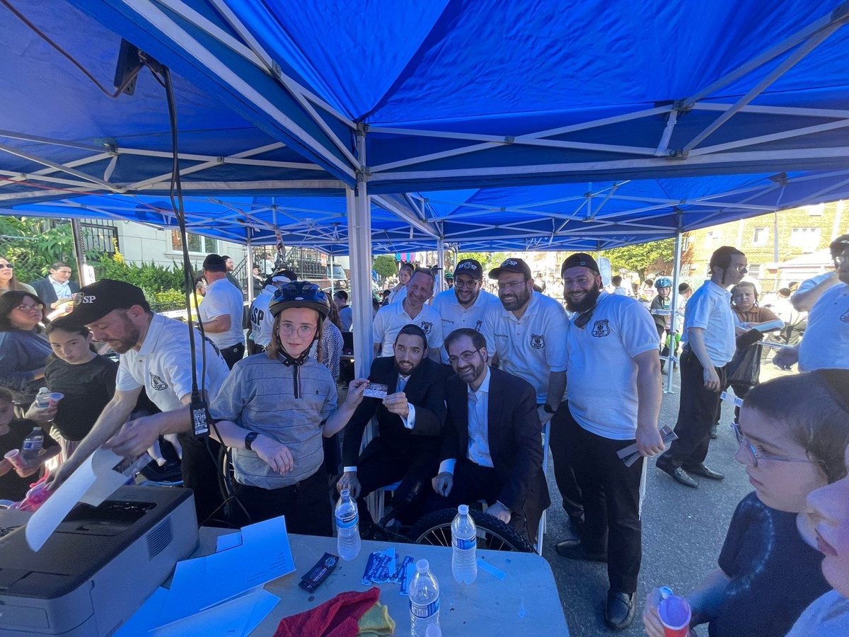 SEichenstein's tweet photo. Registering your bike is the best way to prove that it’s yours if it’s ever stolen.

Today @KalmanYeger and I witnessed firsthand the incredible service provided by @BPShomrim at their bike registration drive. https://t.co/RxQB1w9lcC