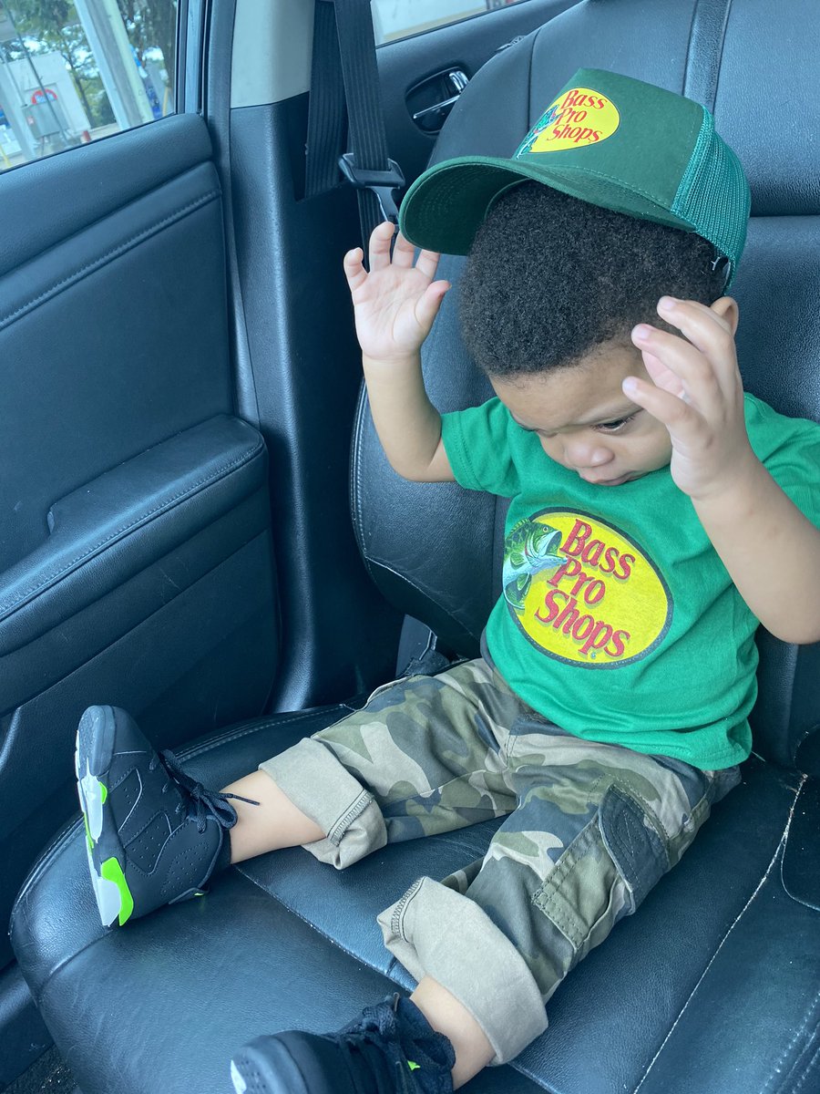 Mzkrisstyle's tweet photo. Over protective go crazy for MINE 💚 #HeDidItFIRST😏 https://t.co/3tnP9s9wpg