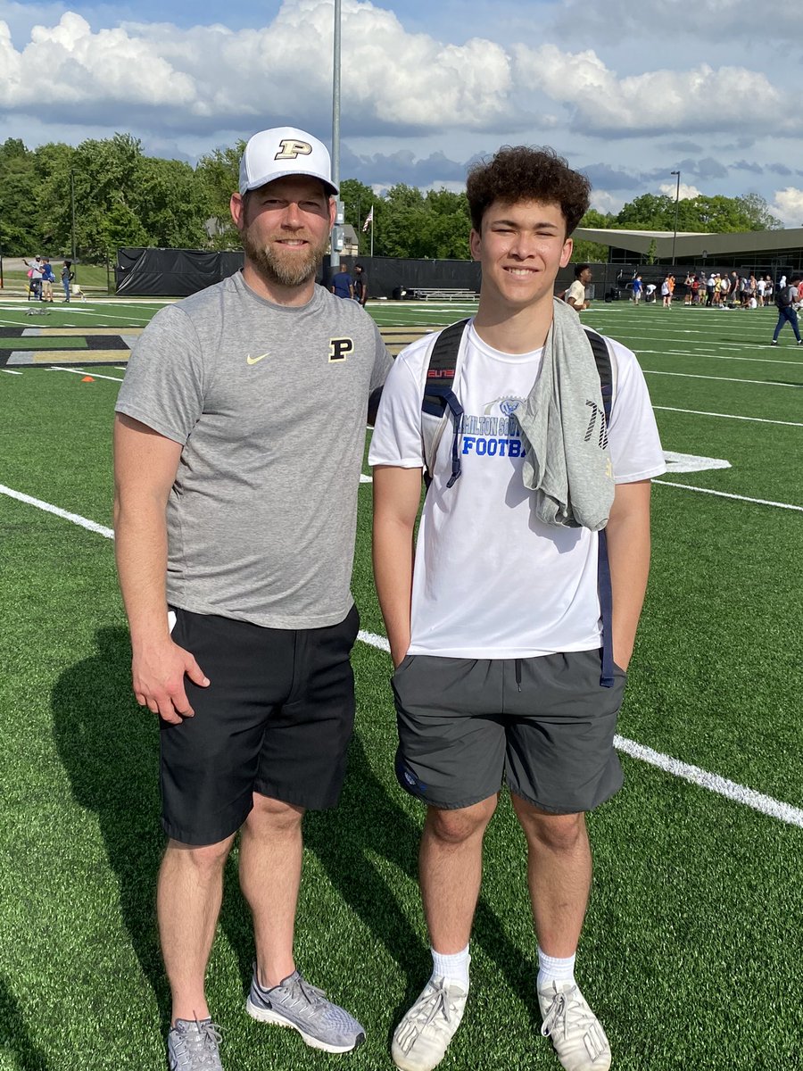 AlexanderHobso5's tweet photo. Had a great time @BoilerFootball camp today. @HSEFootball @BrianBrohm @xfactorQB @CoachShephard https://t.co/I6q7i4bQsv
