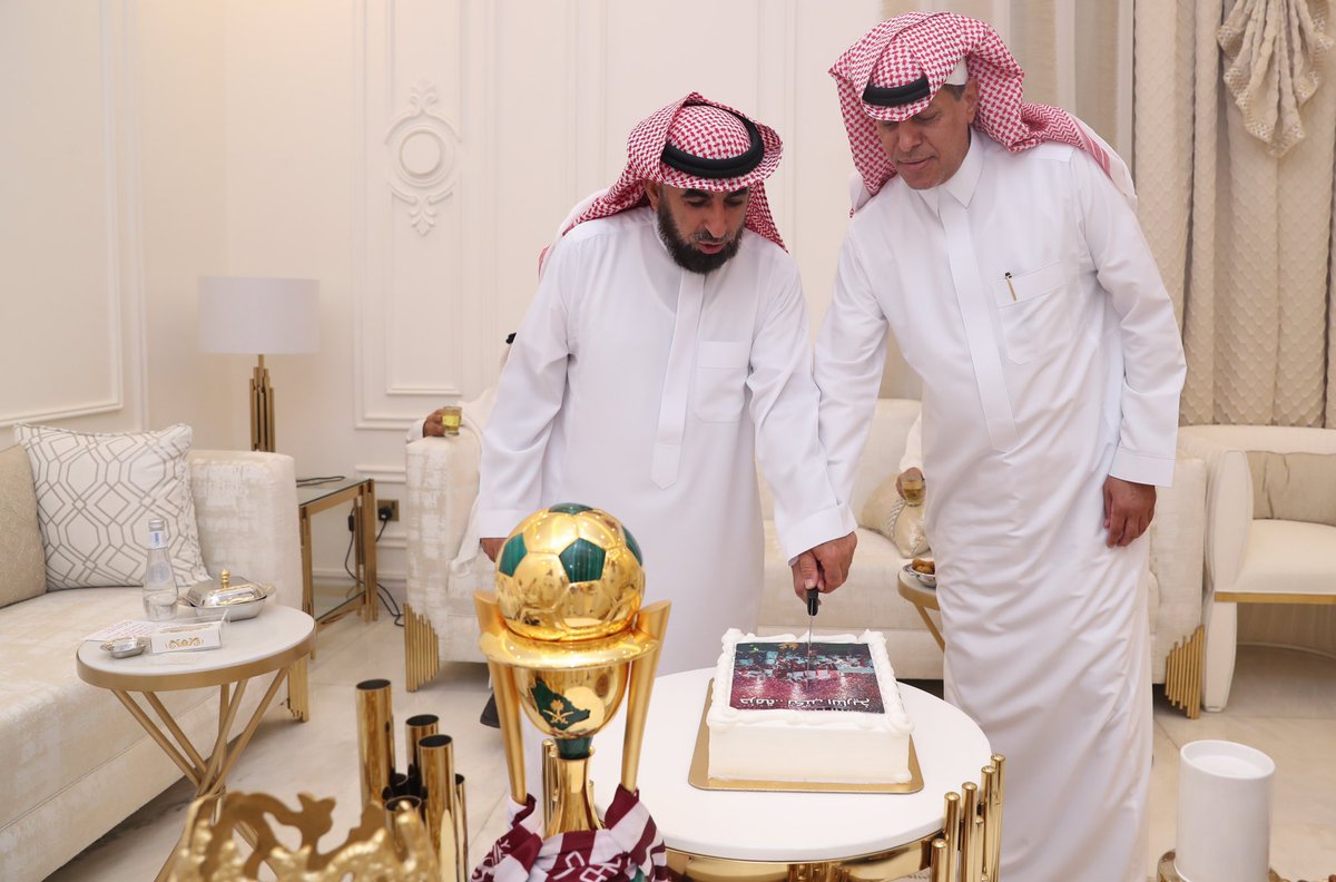 AlFaisaly's tweet photo. 📸| 1
#أغلى_الكؤوس في ضيافة عضو شرف النادي الأستاذ إبراهيم بن محمد البرادي
 #الفيصلي https://t.co/zA9fuZgAg5