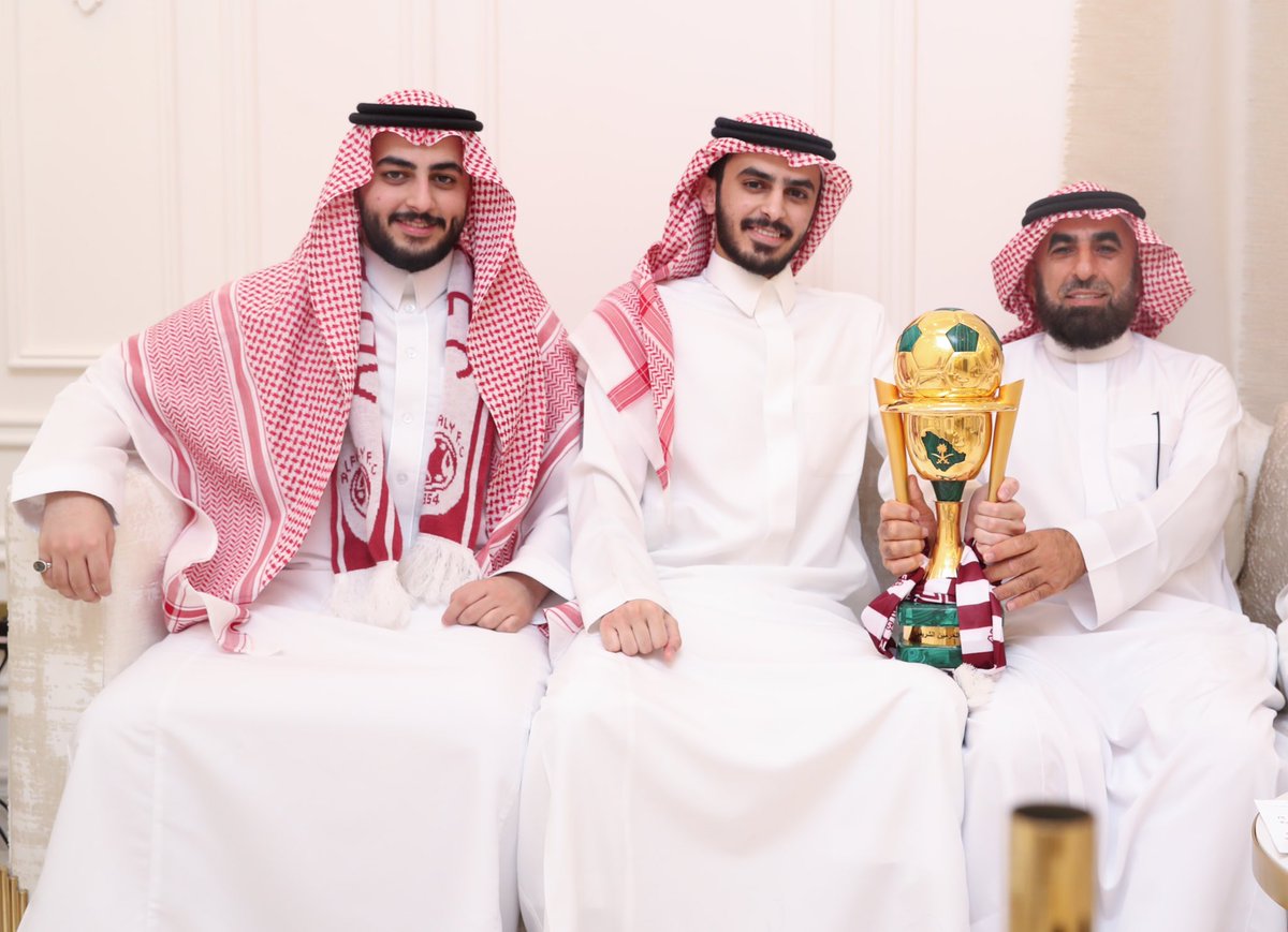 AlFaisaly's tweet photo. 📸| 1
#أغلى_الكؤوس في ضيافة عضو شرف النادي الأستاذ إبراهيم بن محمد البرادي
 #الفيصلي https://t.co/zA9fuZgAg5