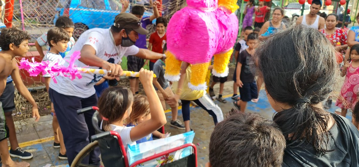 🐸🐸📝¡La Unidad de Victoria Electoral del MINSA Central en coordinación con el tendido político del Barrio Gergino Andrade de Managua - #Nicaragua desarrollaron quiebra de piñatas y juegos tradicionales y competencias con los niñ<a href="/s/">『S』</a>.
<a href="/MinsaNicaragua/">Ministerio de Salud Nicaragua</a> <a href="/RedVolucion1979/">Redvolución</a> <a href="/EFIMMS2020/">Escuela Formación Ideológica del MMS ❤️🖤</a>