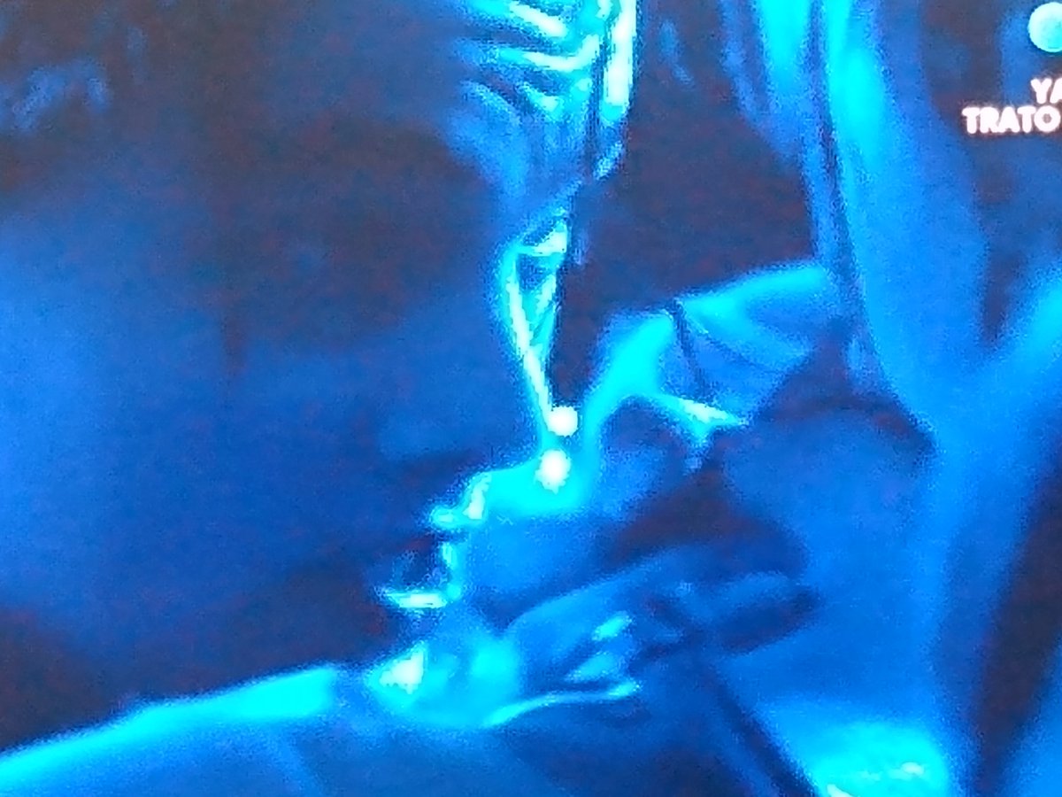 AsliDenizerArg's tweet photo. Maldita Kate! Cómo le soltó la mano! #Titanic https://t.co/pkhoMDEjWJ