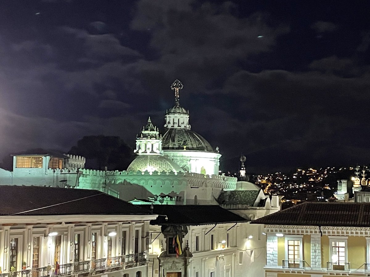RicardoBaluga's tweet photo. Quito. Plaza San Francisco https://t.co/kTU1SWGVch