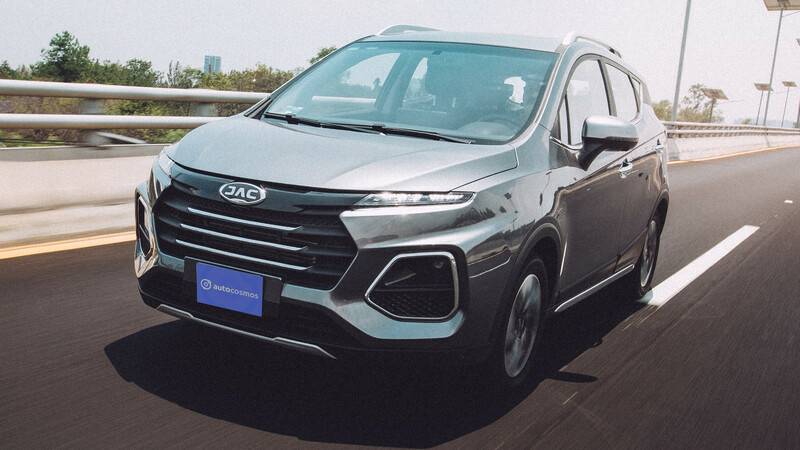 Autocosmos's tweet photo. ¡Manejamos la nueva @JACMotorsMX #SEI3 #Pro Connect 2021! 😎 Checa cómo nos fue a bordo de esta renovada SUV impulsada por un motor 1.6 L con 118 hp ,114 Lb-pie de torque, tracción delantera (FWD), etc. 🔥👉 https://t.co/bvh5YvygjB https://t.co/63oiQOXbWt