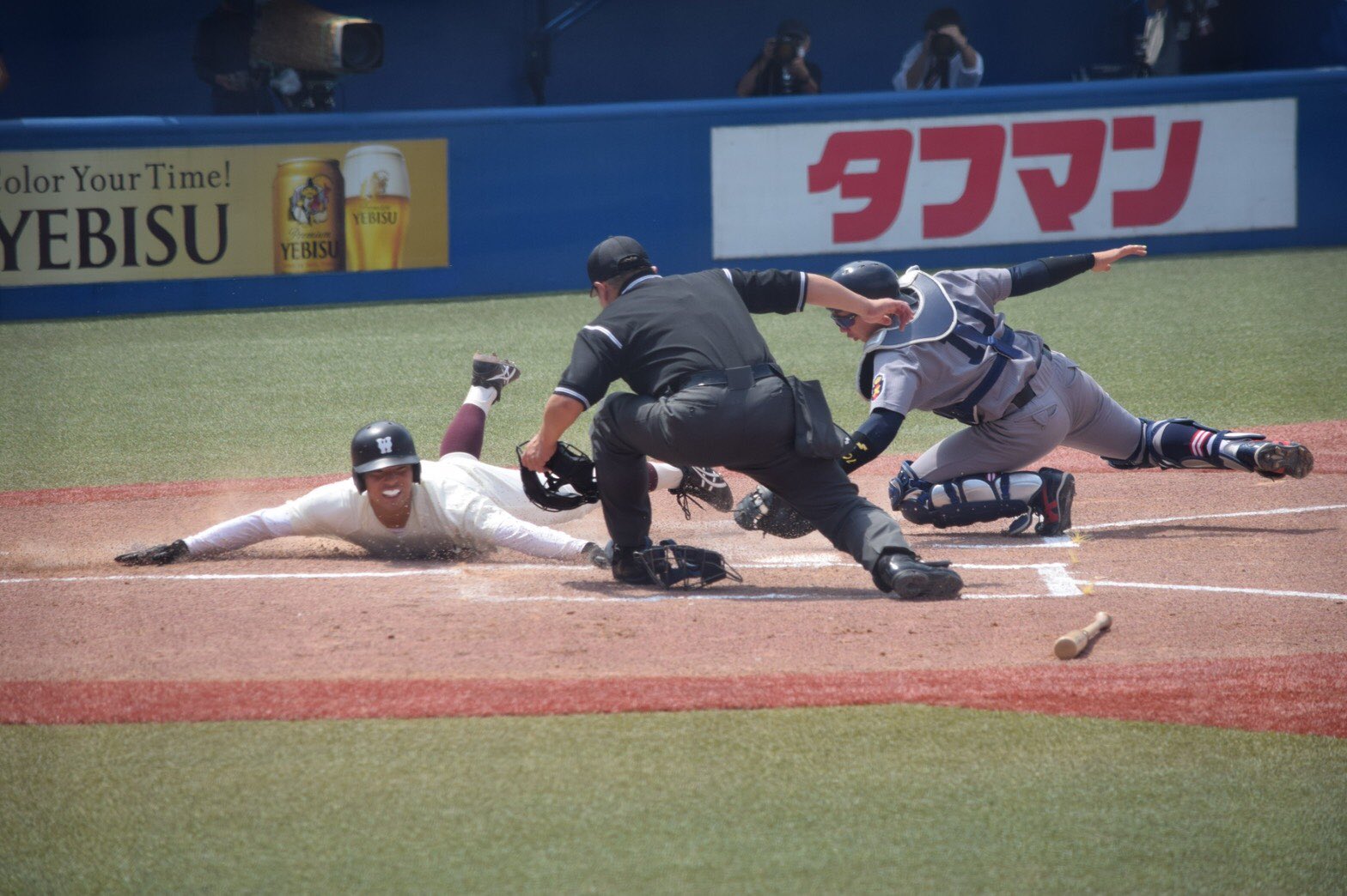 一般財団法人 東京六大学野球連盟 第8週の結果 第8週 5 29 30 は早慶戦 が行われました 第一戦は1点差で慶大が 第二戦は2点差で早大が競り勝ち このカードは両校共に1勝1敗という結果で幕を閉じました なお この試合をもちまして春季リーグ戦は終了