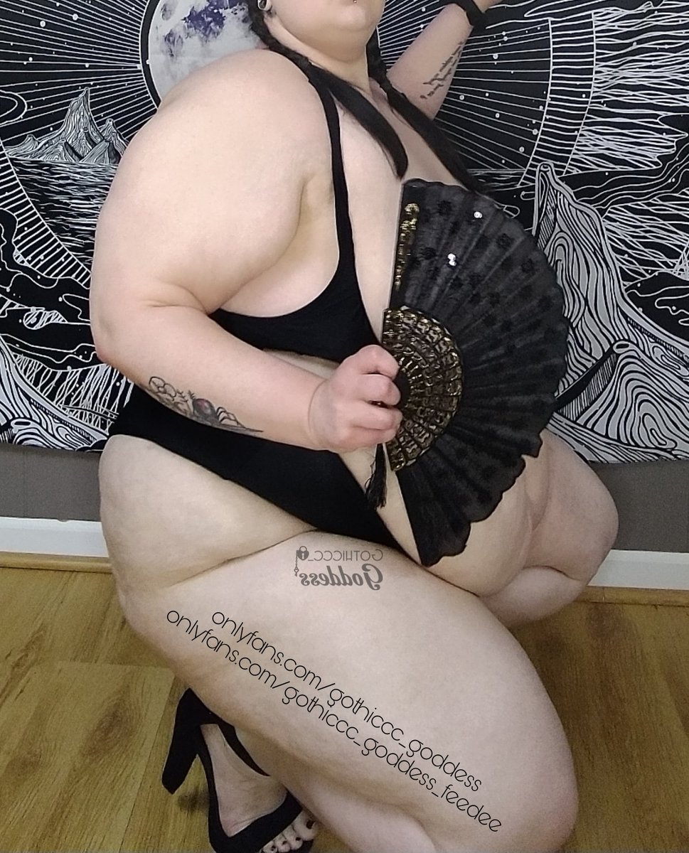 Sub to my onlyfans to see me move this fan.🖤😉
▪️top 20% bbw goddess
▪️fat fetish content
▪️gentle femdom 
▪️natural 44 Fs
▪️huge juicy ass 
▪️big soft belly
▪️feederism content 
▪️fetish friendly
Link in bio &amp; below🖤