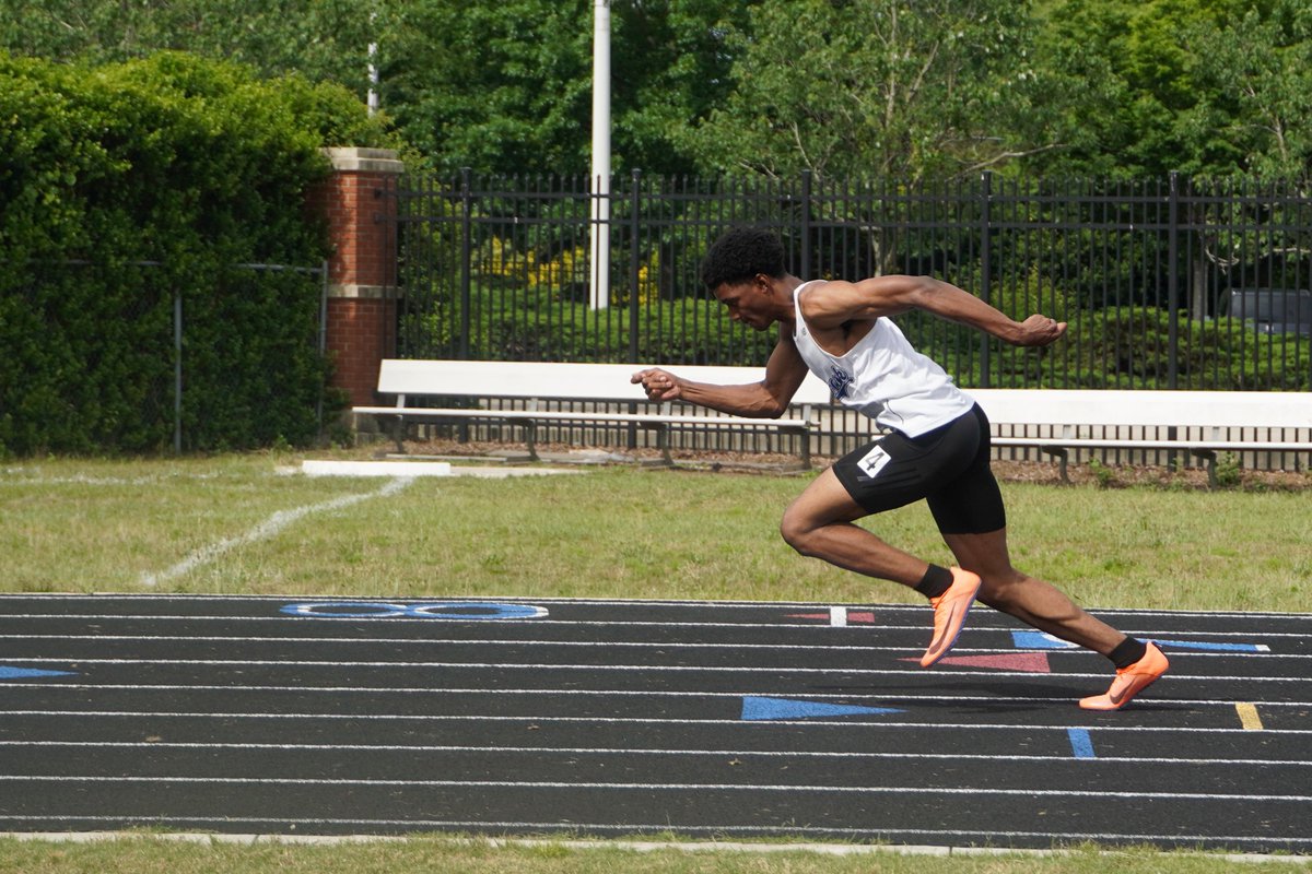XCmamaNC's tweet photo. 🔥@millbrookxc's Leacock brothers, Dillon (Sr) &amp; Nathan (So), are BOTH dynamite athletes on the track! At the #MillbrookInvitational on 6/5, Dillon got 1st in the 400m &amp; 110mH -and Nathan got 1st in the 100m (PR-11.06) &amp; 200m (PR-22.45)! We can't wait to see what they do next!🔥 https://t.co/g5lv5ivjTq