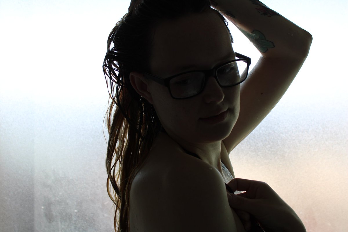 IFeet2020's tweet photo. Like what you see? Selling all pics I took for $30 cashapp https://t.co/B5xbL2VaZm send a message when done with proof 💖 #cashapp #milkbath #milkbathboudior #sexy #cashappsunday #paypig https://t.co/snbXfstKlI