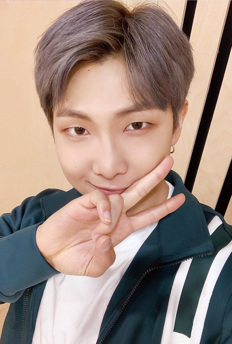 UniversBTS_'s tweet photo. 📸 Novo wallpaper do Namjoon para o fanclub japonês! 😍

(Wallpaper #5)

🐥 @BTS_twt https://t.co/5pvg1p2JNM