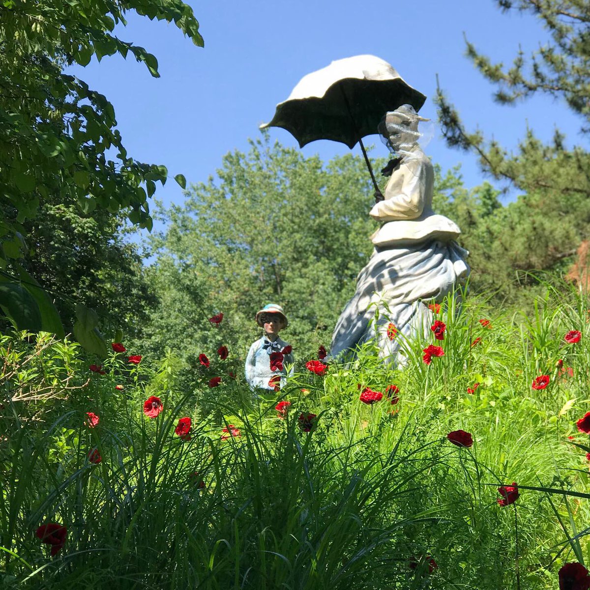 EASDRodrigues's tweet photo. I truly wish all my students would visit @gfsnj one day... The images don’t do it justice. They would recognize so many famous paintings transformed by Seward Johnson into sculptures, and notice simple life moments eternalized by his art. The impact would be inevitable. https://t.co/RhOWptCXFe