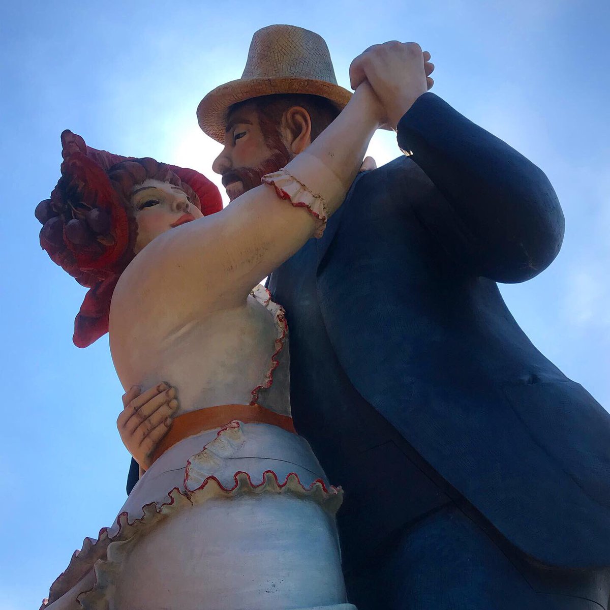 EASDRodrigues's tweet photo. I truly wish all my students would visit @gfsnj one day... The images don’t do it justice. They would recognize so many famous paintings transformed by Seward Johnson into sculptures, and notice simple life moments eternalized by his art. The impact would be inevitable. https://t.co/RhOWptCXFe