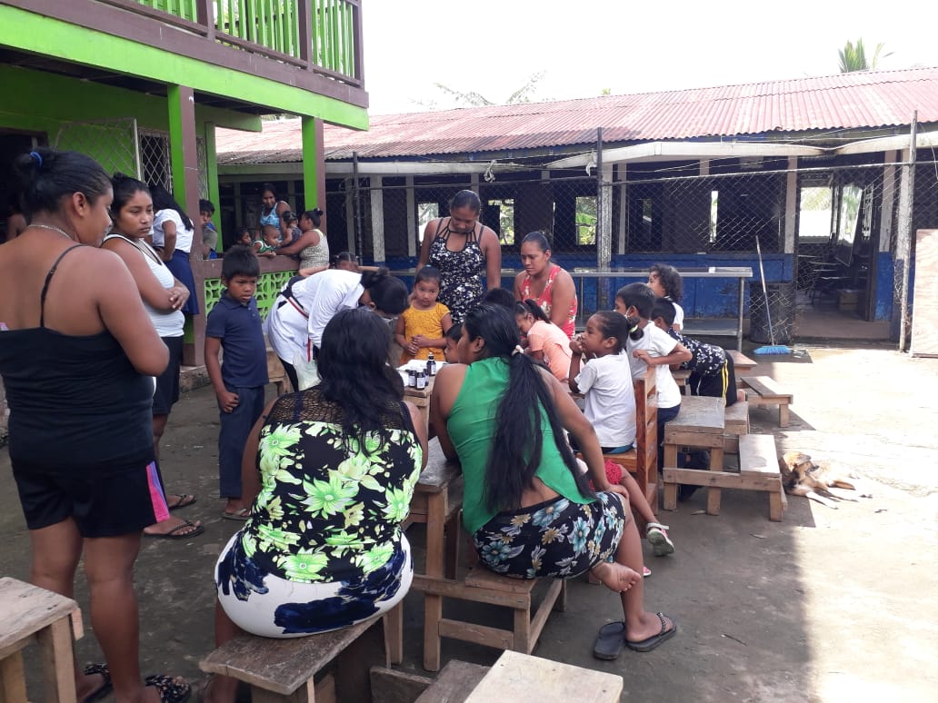 AEPCFA's tweet photo. #RamaCay | #aepcfa de la mano con brigadista médico de la #UNANManagua logro al 100% el trabajo en #salud, garantizando:
📍 Desparasitación de 3 dosis a 19 niños de preescolar.
📍 Visita casa a casa a 18 familias clorando el agua de cada hogar. https://t.co/st9j40N6vk