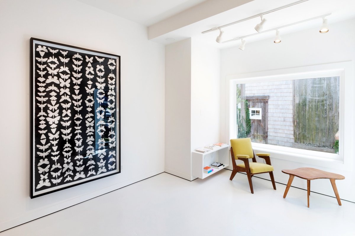 kurimanzutto's tweet photo. kurimanzutto out East
Visit a selection of works by #CarlosAmorales & #DrLakra
55 Main Street, East Hampton, NY
Thursday: 11 am - 8 pm
Wednesday to Sunday: 11am -5pm https://t.co/gJpbSTQkK8