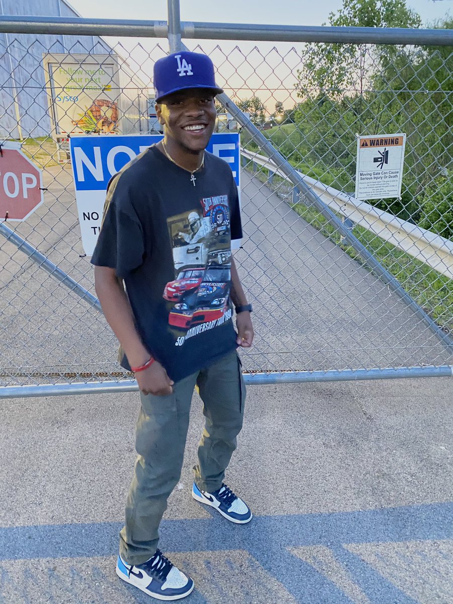 SwaggyAy3 tweet picture