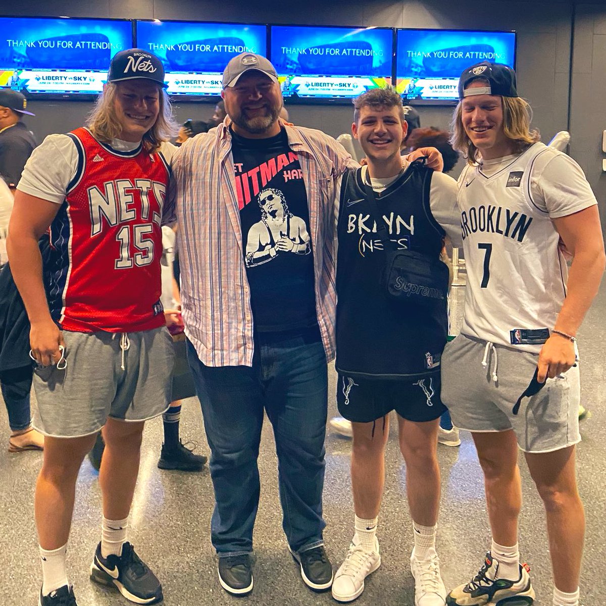 VollmayerOnFire's tweet photo. #Jets GM Joe Douglas a Huge #WWE fan?
Wears Bret Hart tee to #Nets / #Bucks one night before Bretโs #WWEonAE doc drops? yup, #LegitFan #NFL #NBA @TheJetsWire @JoeDouglasGM
๐ธ: @jaregss https://t.co/3xR15Vtvk2