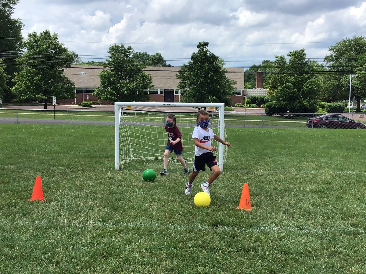 Fabulous Friday Field Day:) Warwick Kdg loved our first Field Day!💖 We played Over, Under, Around, and Through, Hot Spot, Popcorn Parachute, and Bag-O Relay. We earned extra points for excellent sportsmanship! Way to Go, Maroon &amp; White!
🏃‍♀️👏🏃‍♂️Thanks, Ms. Maloney! <a href="/CBWarwickElem/">Warwick Elementary School CBSD</a>