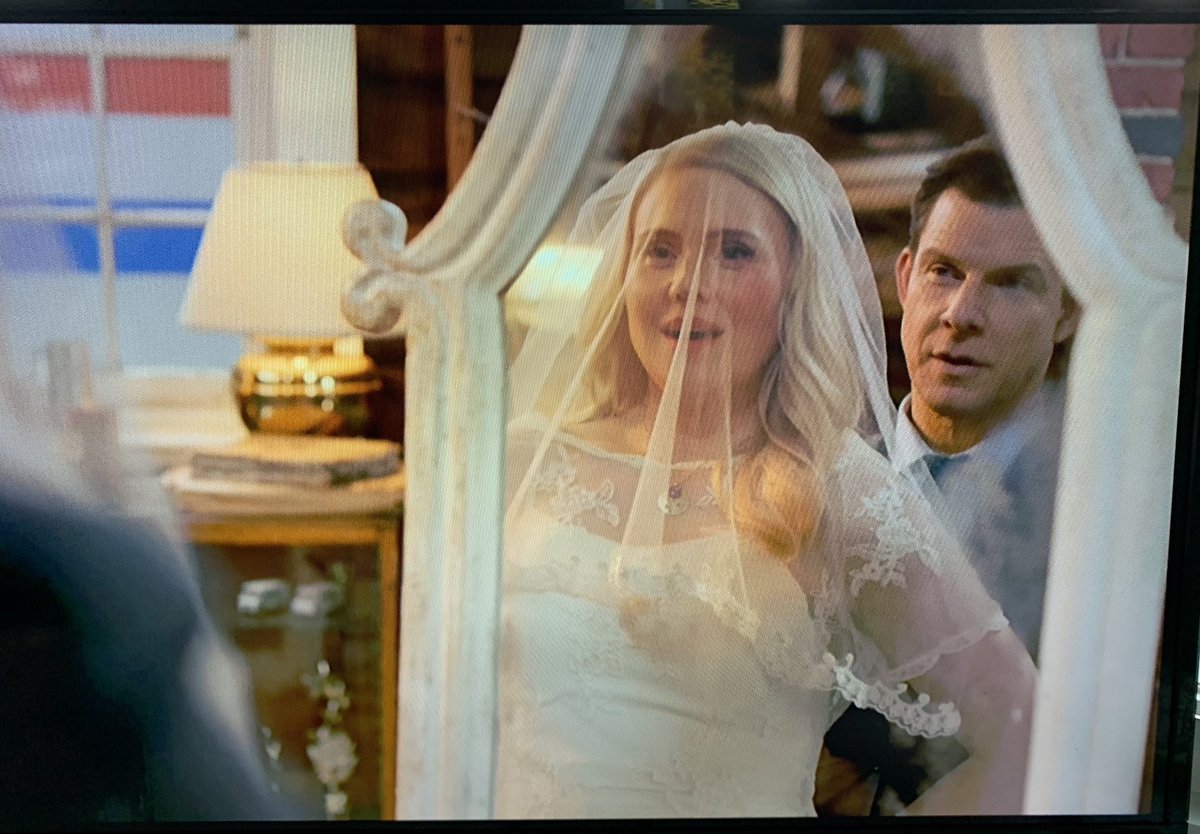 LoaderNancy's tweet photo. And, here is THE most romantic scene. Oliver’s Sssh... and the buttoning of Shane’s dress. #heartbestill ❤️❤️ #POstables #ToTheAltar @RandPope @hallmarkmovie https://t.co/Q6GVG5zNaq