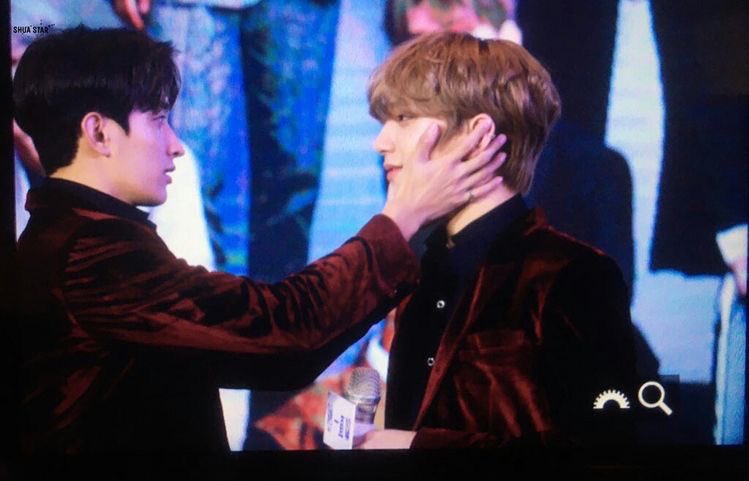 LegendaryShips's tweet photo. SeokSoo (Seokmin and Jisoo of Seventeen) https://t.co/AIgU5Vy6N4