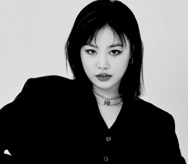nichigrl's tweet photo. CASTLE MADNESS || au sooshu
⠀ ⠀⠀ㅤㅤ ⠀ ⠀⠀ ⠀
Quando um imitador começa a matar pessoas como descritos nos livros da charmosa e bem sucedida escritora de mistérios de assassinatos Yeh Shuhua, ela junta forças com a sagaz detetive Seo Soojin para desvendar este caso. https://t.co/RjGj8r1frH
