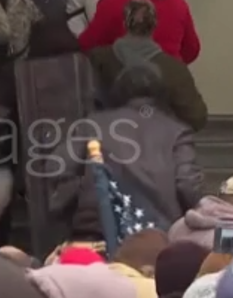 creek_twit's tweet photo. Interesting little clip at https://t.co/g5sUu9bKBv ... 0:06 #milkshakepb 0:08 #gasmasktwins 0:17 #floridahatpb #spazzo 0:22 #festerpb ... many others with hashtags I'm missing. https://t.co/Kw9MKIcMAr