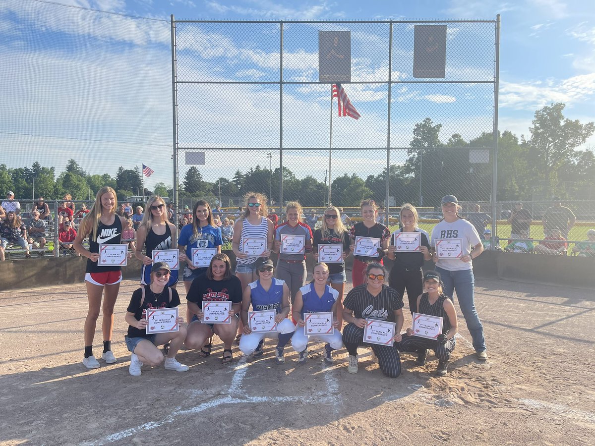 EastDistrictSo1's tweet photo. Division 3 All District🥎Congratulations ladies! https://t.co/8w8vuSJ6Mh