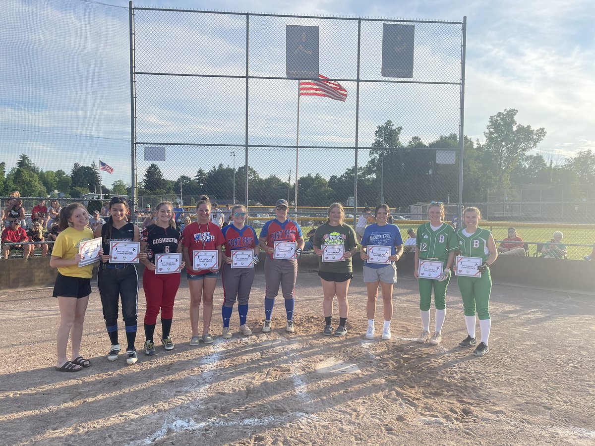 EastDistrictSo1's tweet photo. Division 3 All District🥎Congratulations ladies! https://t.co/8w8vuSJ6Mh