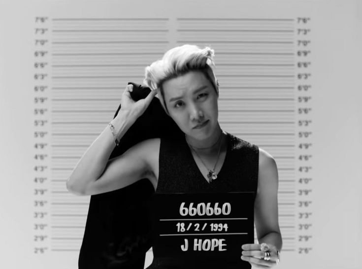 forjihopes's tweet photo. dois gostosos procurados pela polícia 💀⛓

#ARSD #ARMYSelcaDay @BTS_twt https://t.co/9K5bOiayCC
