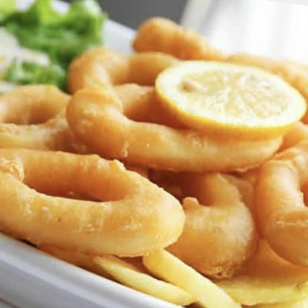 Who's already thinking about nibbles for Sundays #EURO2020 match? ⚽️

Top of the list has to be our delicious Battered Calamari 👌 whole rings of squid coated in a delicious batter!

#england #ENG #englandfootball #buffet #scoobysnacks #snacks #footballsnacks #tapas #calamari