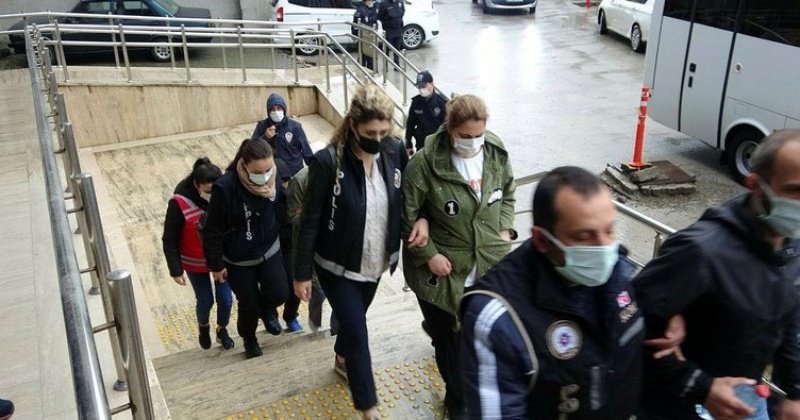 14 genç kız,14 üniversite ögrencisi 6 gündür Ankara TEM'de gözaltında. Ne yapmış olabilirler ki 6 gün gözaltında tutulmak için? 6 gün gözaltı demek acaba; 6 gün baskı, 6 gün psikolojik şiddet demek mi? Bu hukuksuzluğa hep beraber dur demek zorundayız! 

KızÖğrenciler Gözaltında