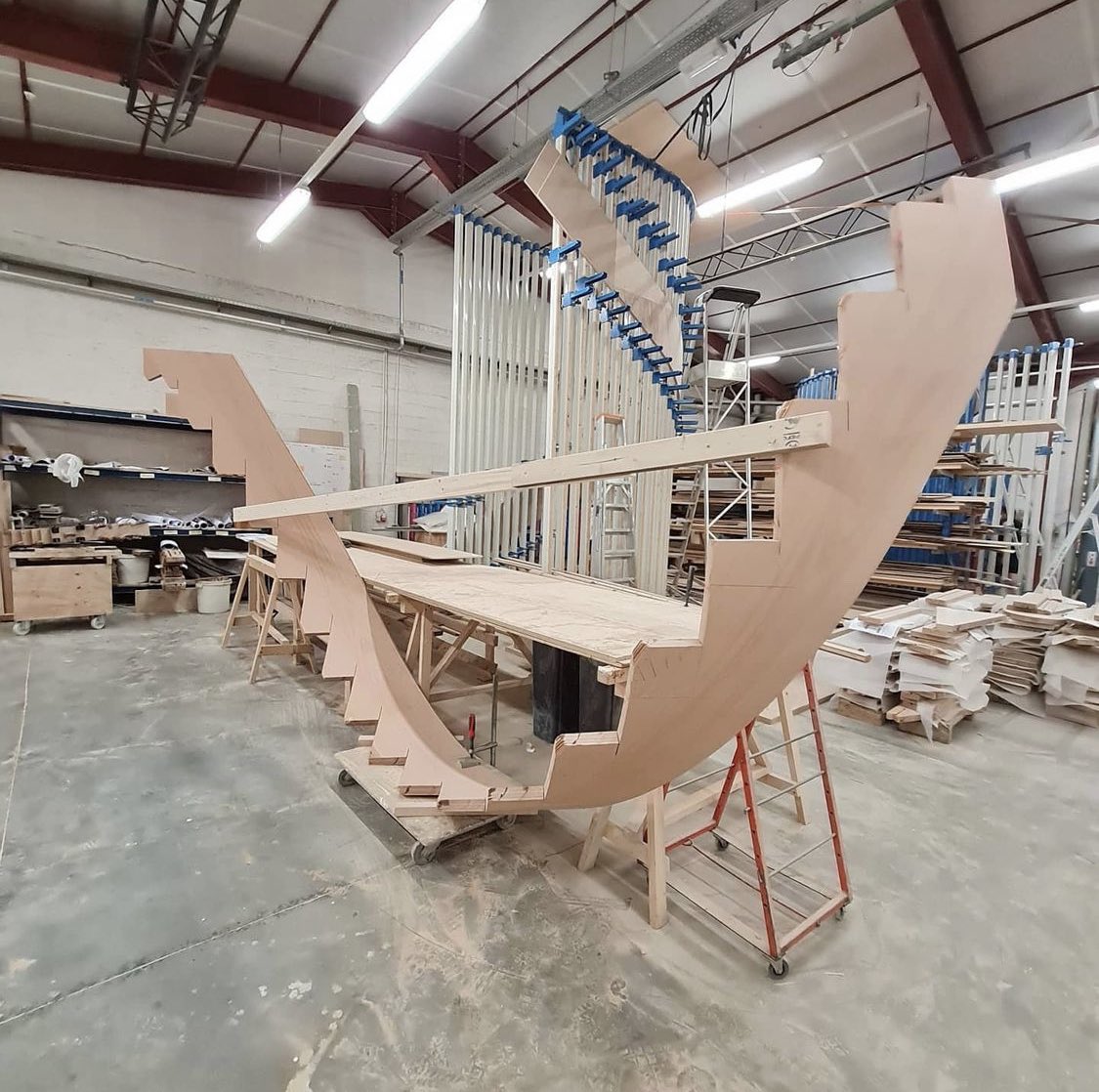 BascombDrew's tweet image. The James Bond of Staircases.

An update on the production process of 2 curved staircases being manufactured by @Smet_staircases . Stringers have been formed and the staircase assembly is about to begin!