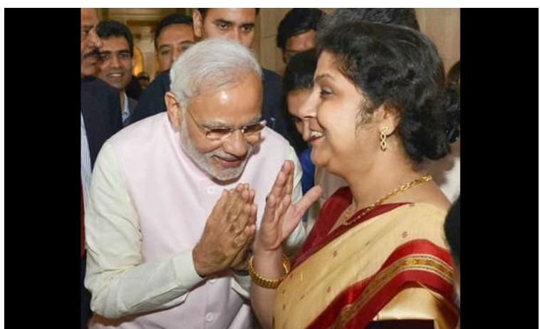 rishibagree's tweet photo. Ex CEO of Prasar Bharati (DD, AIR) and congress stooge morphed a Picture of PM Modi by replacing Nita Ambani in place of Tribal Social worker Deepika Mondol https://t.co/Qwrxln4bd0