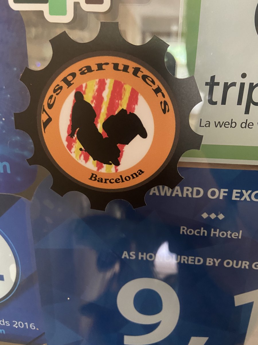 RochHotel's tweet photo. Gràcies Vesparuters Barcelona per la vostra visita un any més, un plaer atendreus al Roch Hotel!!!🛵🛵🛵🛵Gaaaasssssss!!!!! https://t.co/pxLpakPO3p