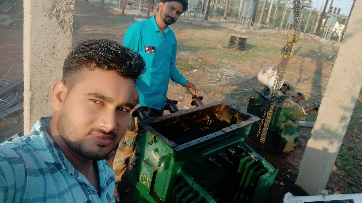 विद्युत आपूर्ति केवल आउटसोर्स कर्मचारी ही बनाए हुए है और मध्यप्रदेश सरकार फिर भी इनके हित में नहीं सोच रही   लाइन से लेकर सभी जिम्मेदारियो को बखूबी निभा रहे है  आउटसोर्स कर्मचारी जिंदाबाद <a href="/outsourcempeb/">आउट सोर्स कर्मचारी एकता</a>  <a href="/iPriyavratSingh/">Priyavrat Singh</a> <a href="/PradhumanGwl/">Pradhuman Singh Tomar</a> <a href="/OfficeOfKNath/">Kamal Nath</a> <a href="/karanchouhan545/">𝕂𝕒𝕣𝕒𝕟 𝕔𝕙𝕠𝕦𝕙𝕒𝕟</a> <a href="/OfficeofSSC/">Office of Shivraj</a>