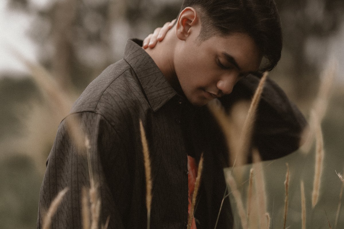 Under the fading mist of our latest conversation, ambles <a href="/afgan___/">Afgan</a> the Indonesian singer-songwriter whose presence beats with the rhymes and riddles of a new day. Meet the modern day ‘Wallflower’: bit.ly/3yVmLuF Photography by <a href="/npmalina/">npmalina</a> Interview by Hilda Kosunen