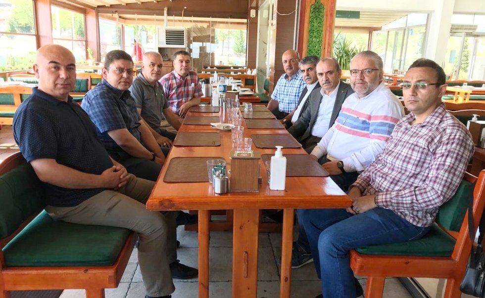 Genel Başkan Yardımcımız Halil Küçükdevlet ile birlikte Nevşehir şubemizi ziyaret ettik.

Toplu Sözleşme öncesi gündem değerlendirmesi yapıp,  üyelerimizin sorunlarını konuştuk.

İsmail Hakkı Ağmanalmaz başkanımıza ve teşkilatımıza misafirperverliği için teşekkür ediyorum.